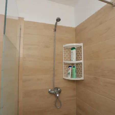 New Bazar Selvia Apartamento Tirana