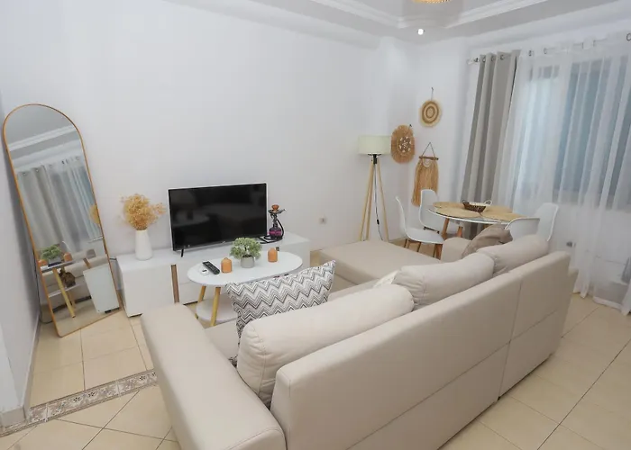 New Bazar Selvia דירה טיראנה