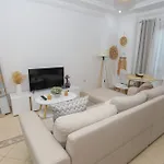 New Bazar Selvia Appartamento Tirana